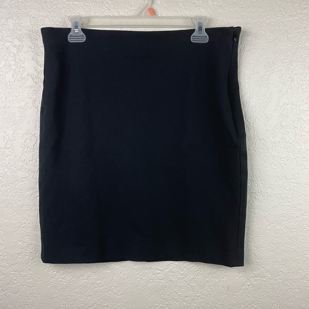 Ann Taylor elastic band black skirt - Picture 3 of 5